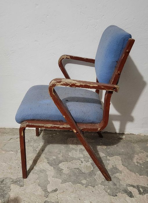 Ретро дървен стол с подлакътници за реставрация