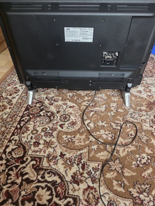 Vând Smart TV JVC în stare foarte bună