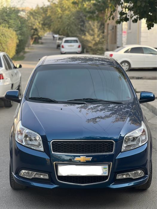 Сүйкімді ханымдарды ұрып жатқан порно фотосуреттер