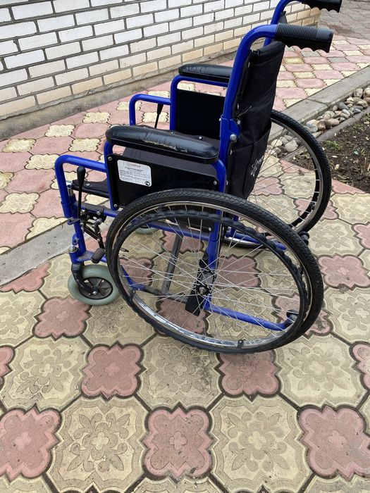 Продам инвалидную коляску