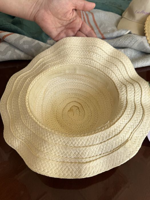 Продам очень красивую шляпку из натуральной соломки