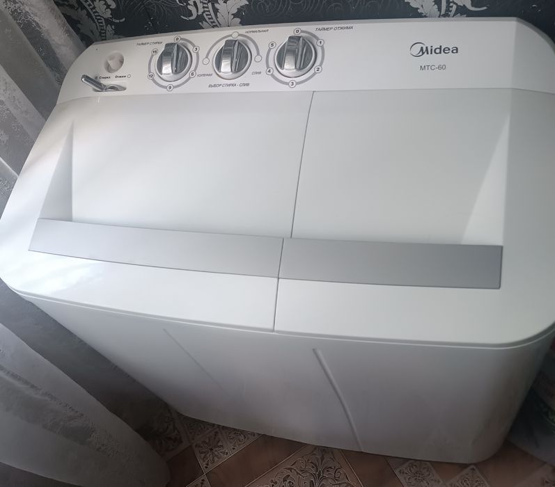 Продам машинку полуавтомат Midea