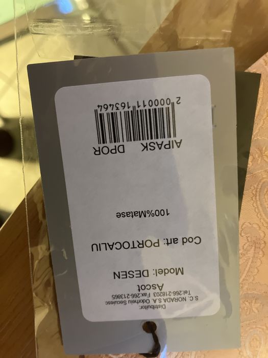 Vand esarfa tip Ascot , Seroussi