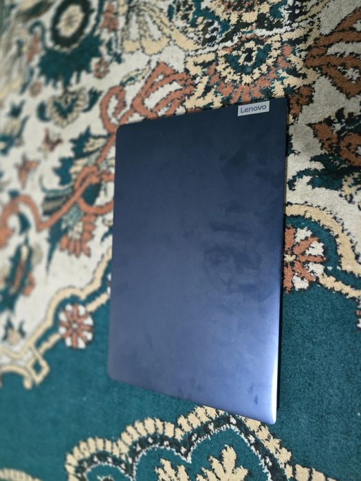 Lenovo ideapad 1i