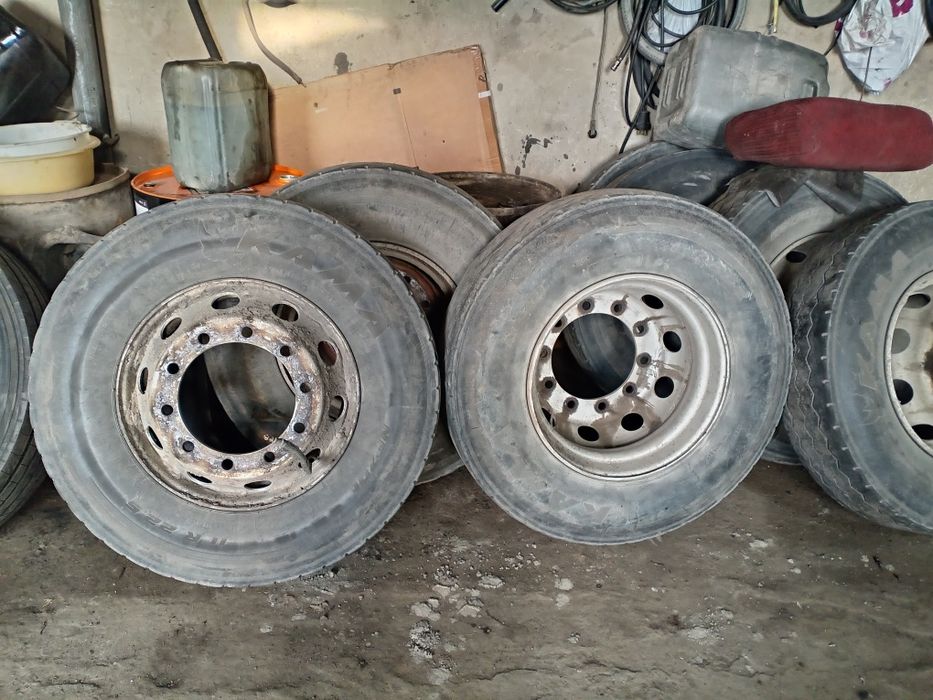 Продам колеса Кама 8штук с дисками.