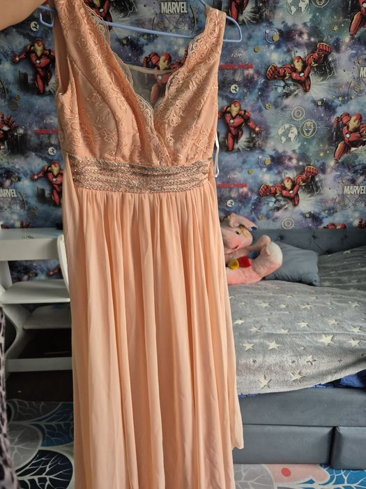 Отдам платье длинное