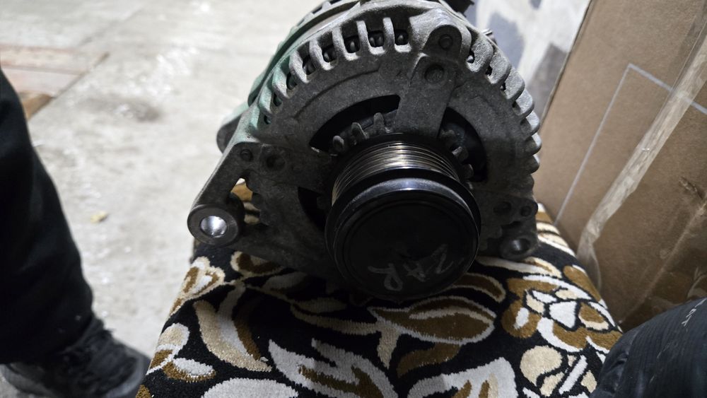 Продам генератор контрактный на 2ar fe