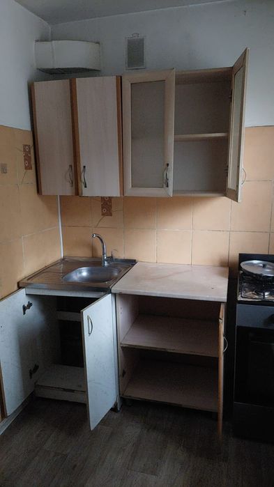 Отдам кухонный гарнитур 120см!