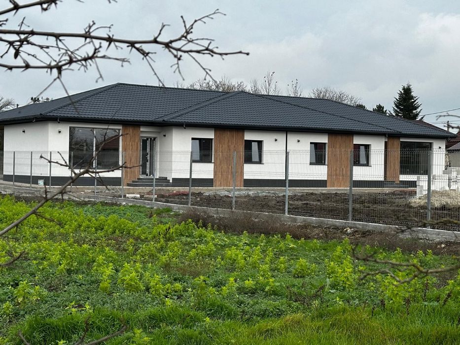 OFERTA -Casa de vanzare la sol Poiana Ovidiu