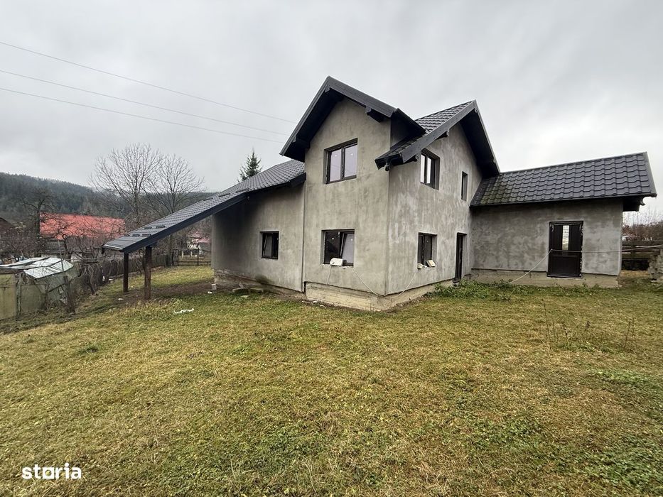 Casa Sucevița | 4.000 mp teren | Zonă liniștită