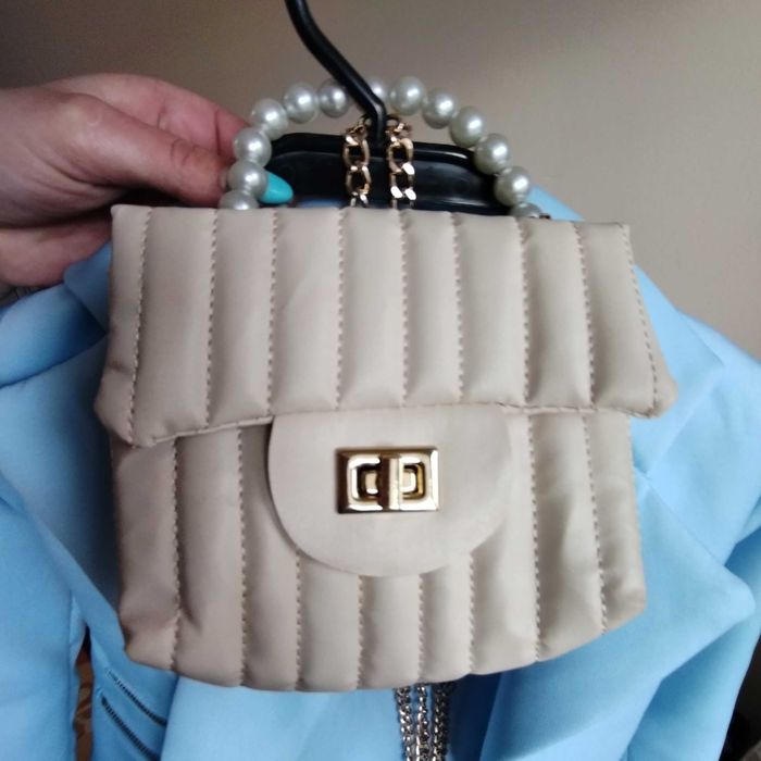 Модерен детски комплект от 4 части .