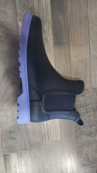 Сапожки женские продам