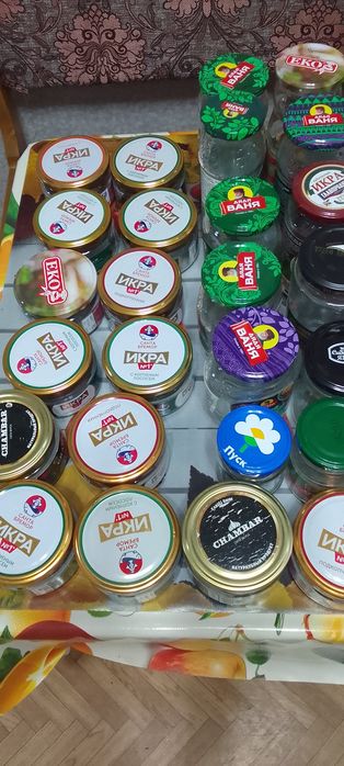 Банки с винтовыми крышками по 50 тенге