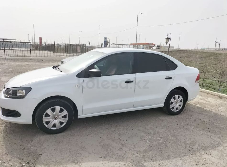 Машина фольсфаген поло