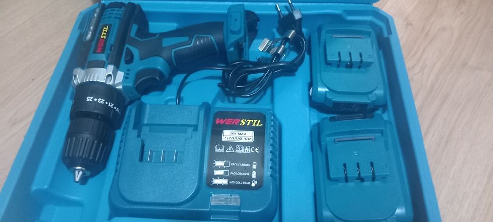 Акумулаторен ударен винтоверт