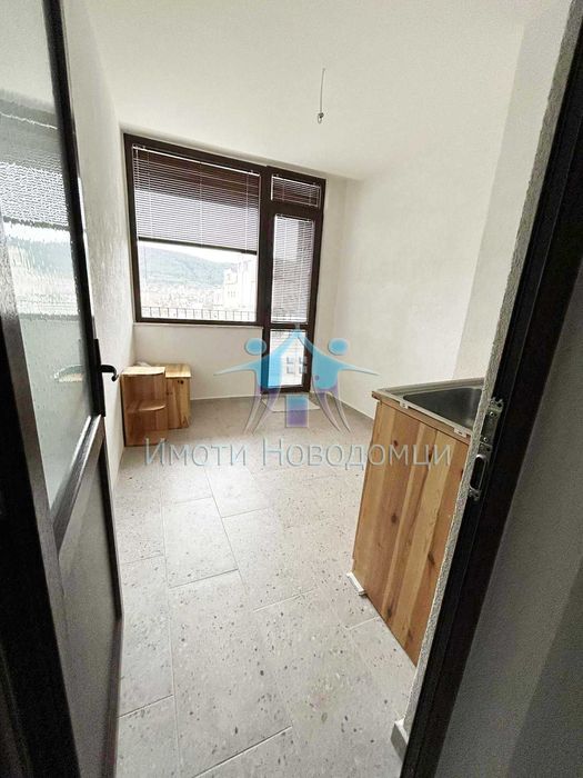 Продава се Едностаен апартамент в Шумен, Пазара - 42 кв.м за 1931 €/кв.м - Снимка #2