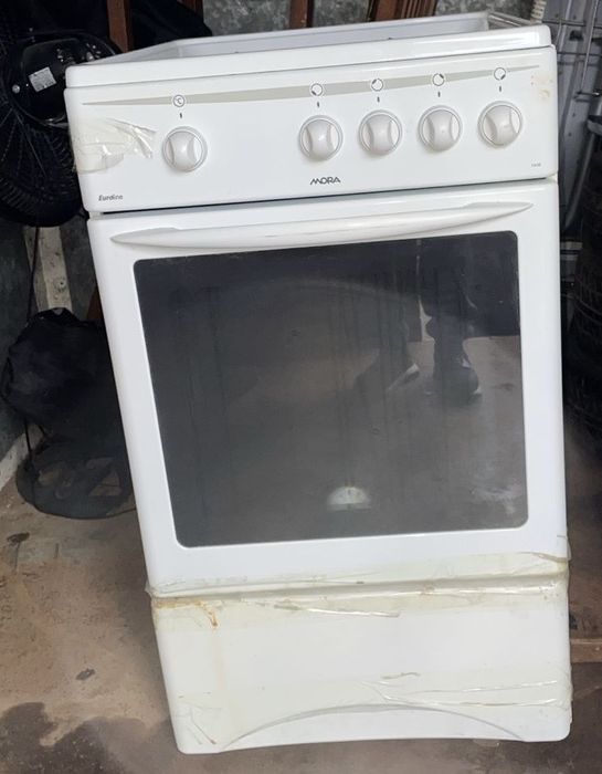 Продам газовую плиту