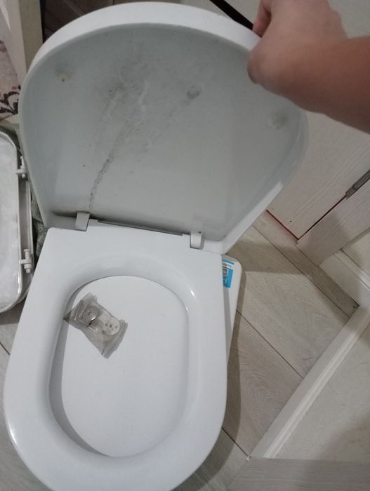 Продам унитазные крышки