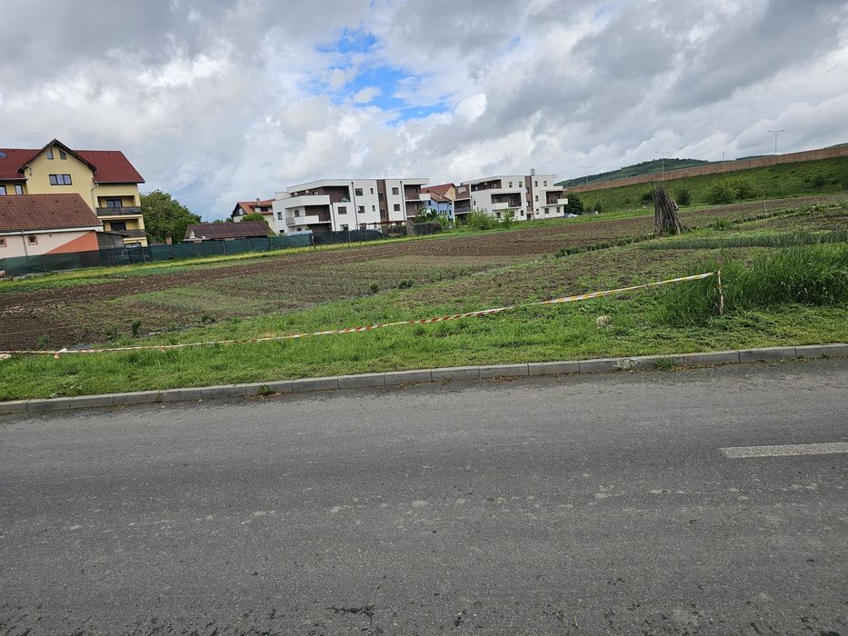 De vanzare /Schimb (cu o casa) Teren intravilan 1397mp, in Mun. Sibiu,
