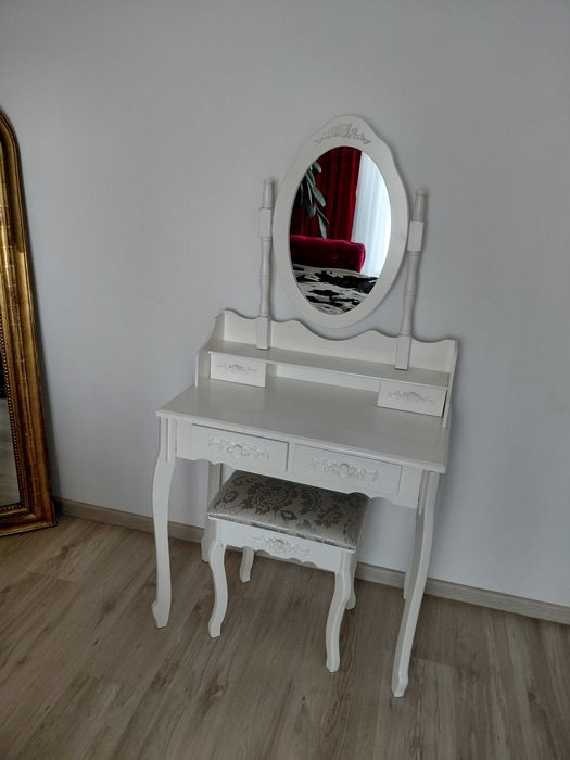 Masa machiaj/gatit mireasa