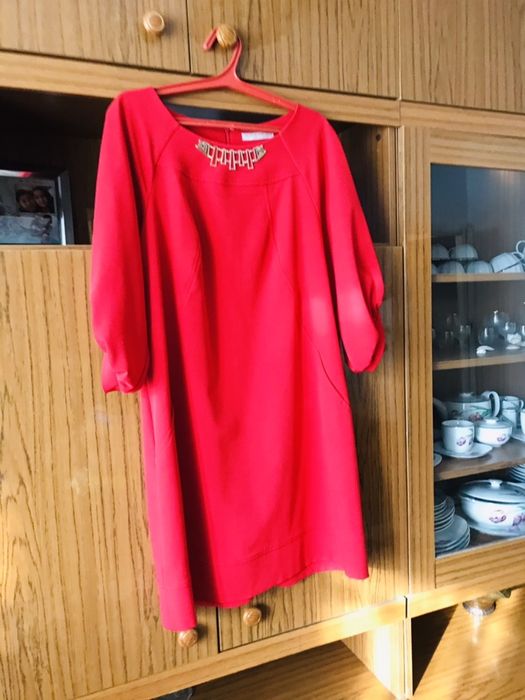 Платья в хорошем сост.