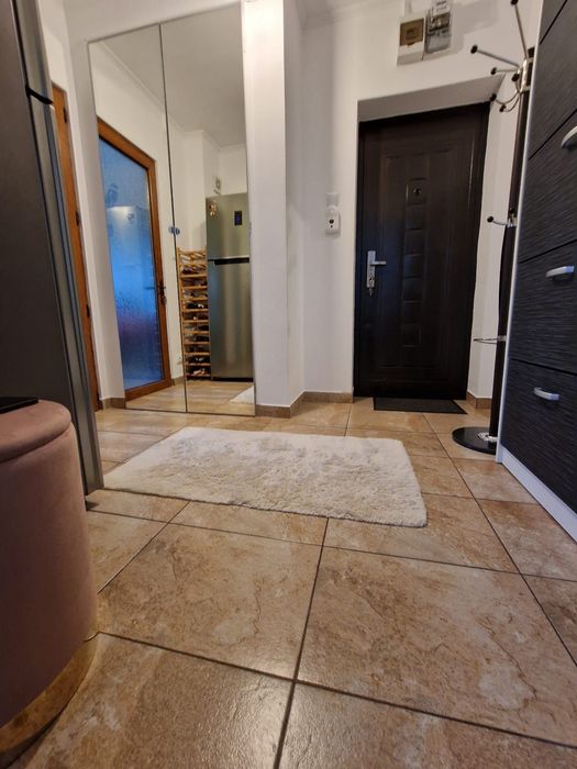 Vând sau închiriez apartament cu 2 camere, 60mp utili, complet mobilat si utilat.