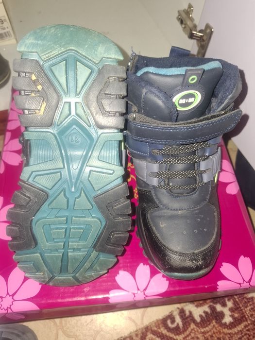 Продам детскую обувь