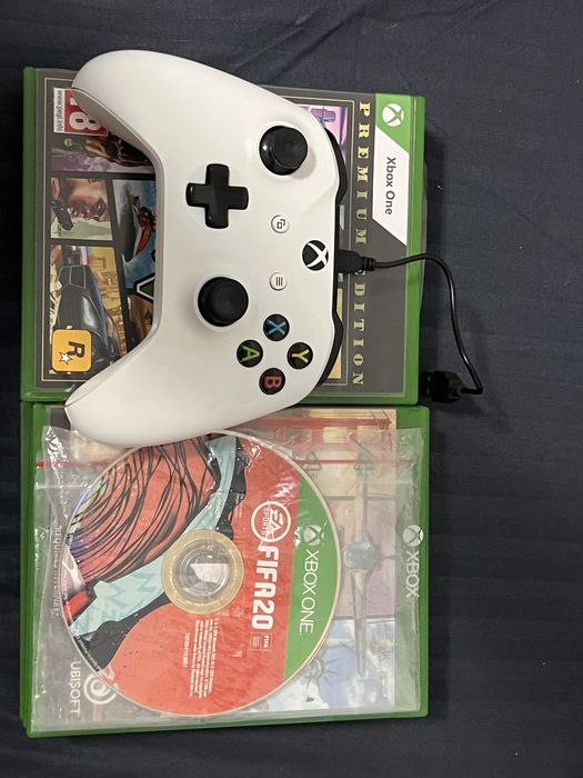 Pachet Gaming: Joystick Xbox One (Model 1708) + Jocuri Xbox + GTA V PS4