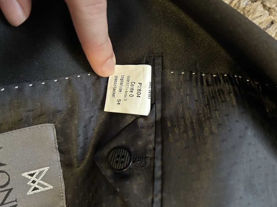 Костюм за официални събития