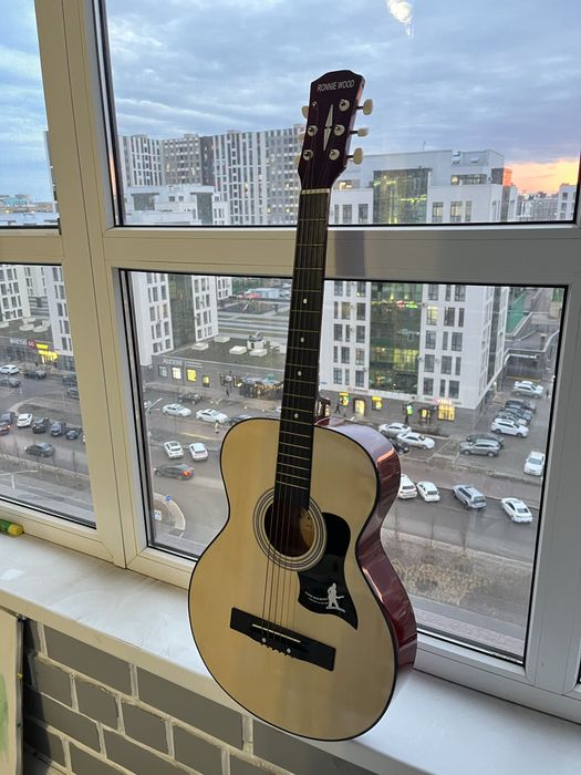 Қолданылмаған гитара жағдайы жақсы