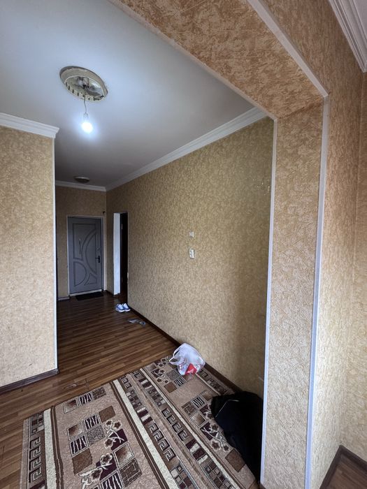 2 xonali dom zal spalni oshxona bor spalnida ikki kishi zalda 4 kishi