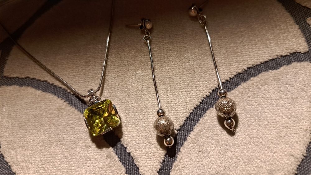 Сребърна гривна, накити