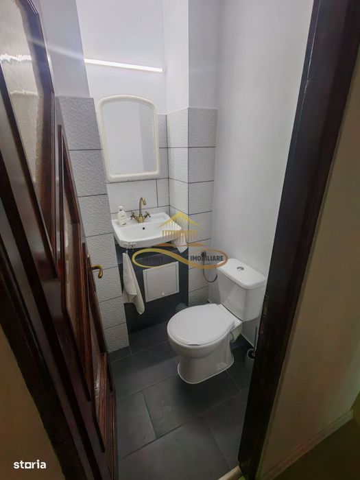 Vând apartament cu 3 camere decomandate in centrul orașului Bacau