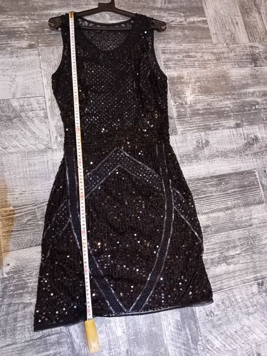 Бутикова рокля на паети 50 лв