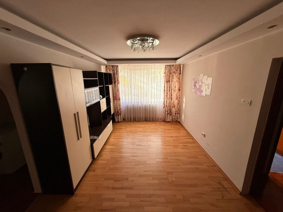 Apartament 2 camere strada mihai viteazu etajul 1