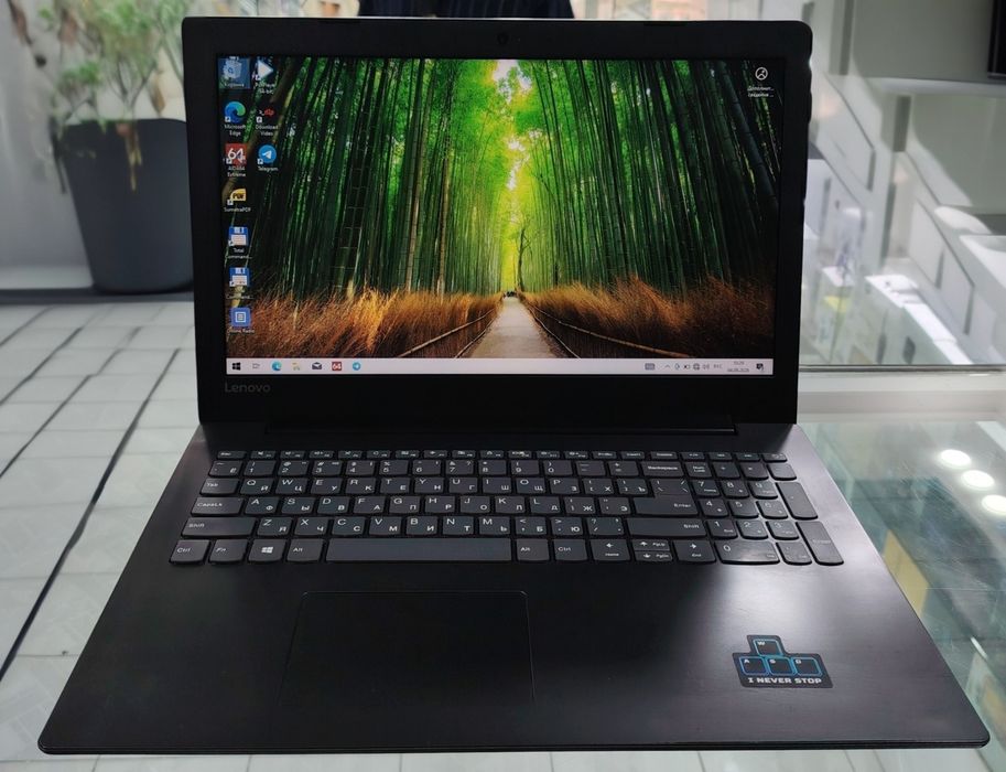 Lenovo noutbuk..