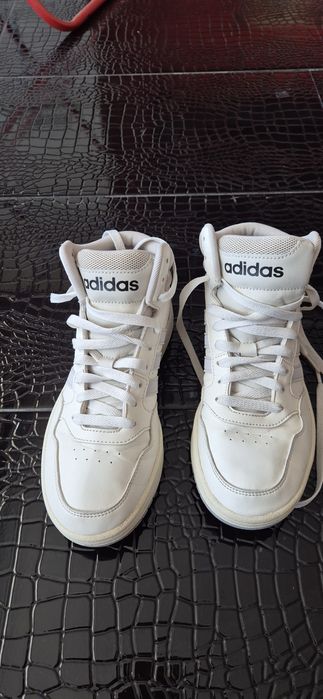 Маратонки Adidas номер 37