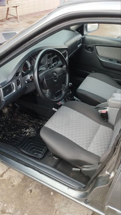 Nexia 2 1.6 srochna sotiladi