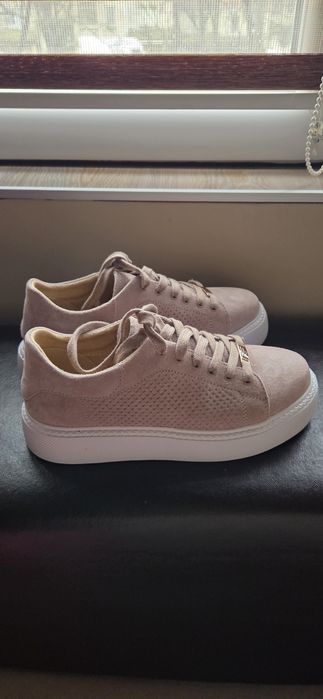 Дамски кецове естествен велур 37