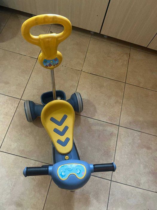 Велосипед детский трехколесный с ручкой