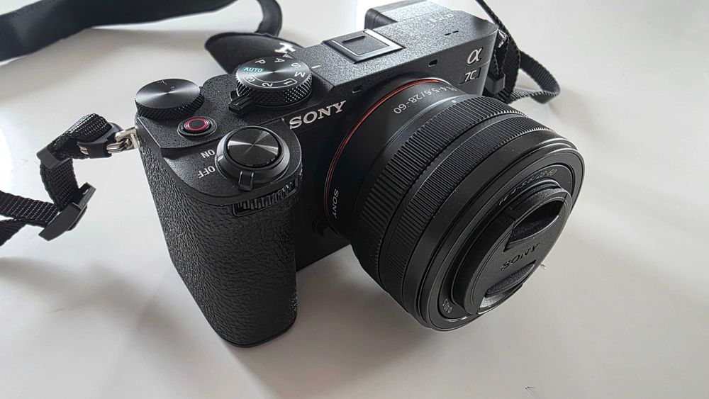 Kit foto Sony Alpha-7C II cu Obiectiv FE 28-60mm F4-5.6