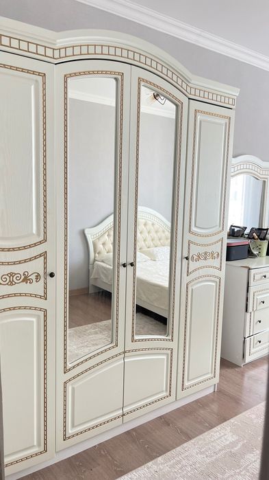 Срочно продам спальный гарнитур