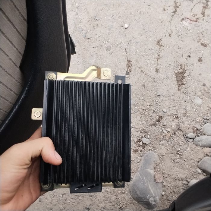 Усилитель от мерседеса