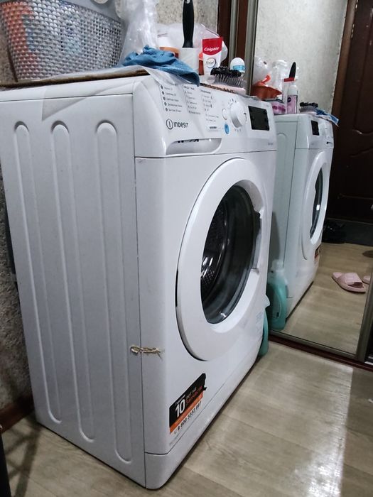 Продам стиральную машину Indesit