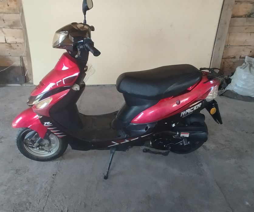 Продам мопед Racer.