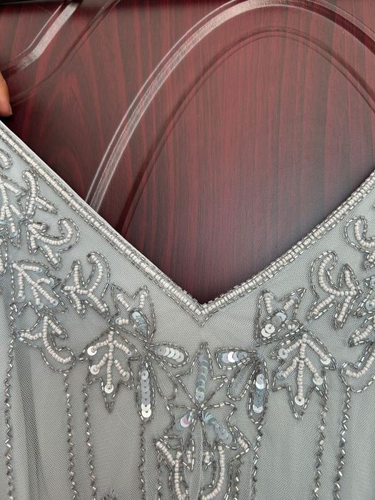 Официални роклии