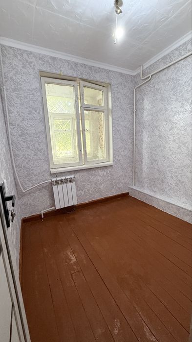 Уй сотилади 1хона 2хона килинган 4-етажка домни 1-етажи падофис вариан