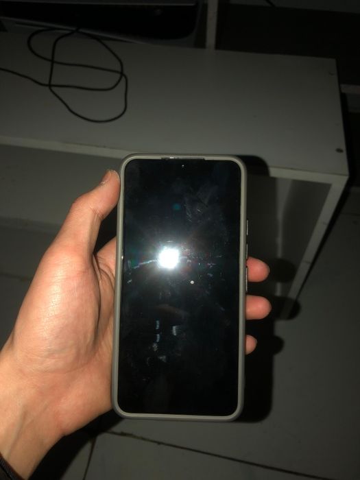 Продам Samsung S22