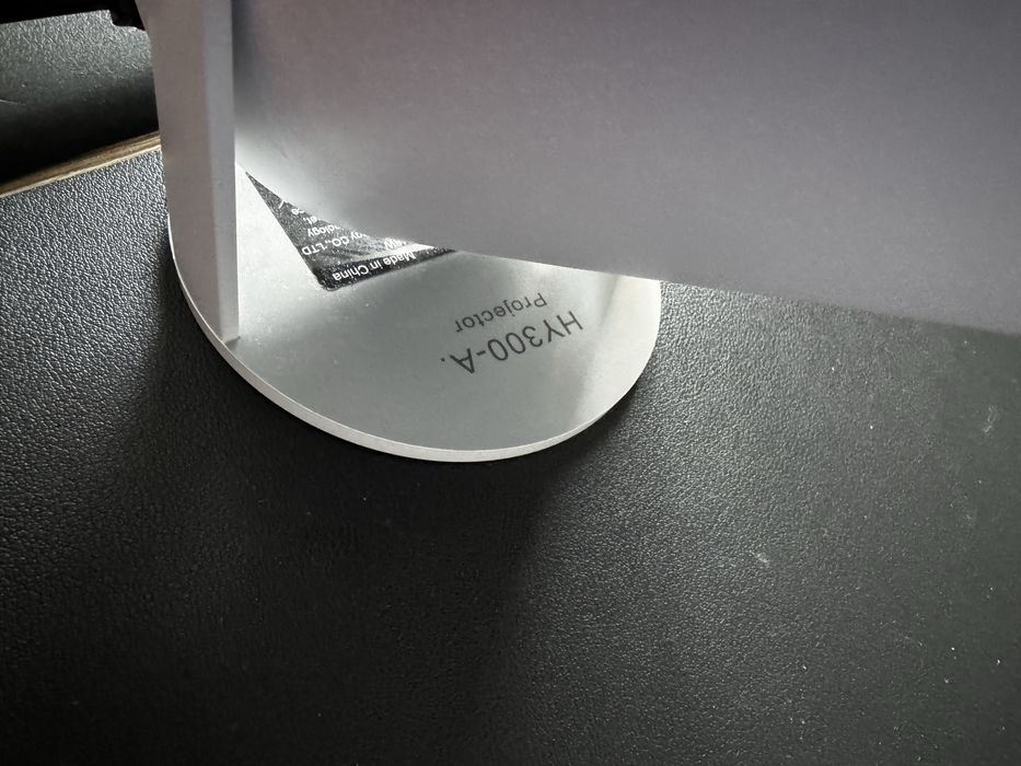 Proiector portabil HY300