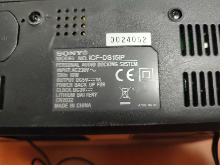 Radioceas cu alarmă Sony ICF-DS15iP conector dock iPhone iPod